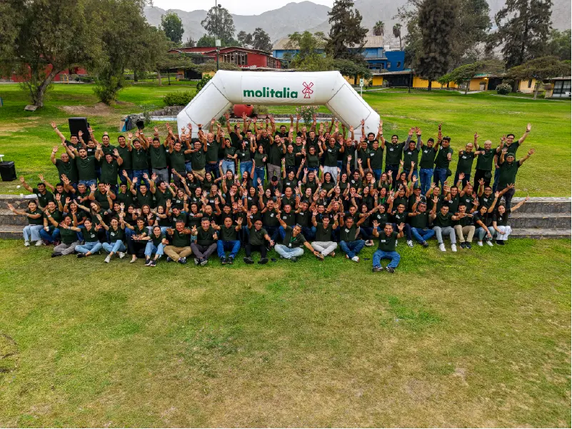 Team building outdoor en Lima — dinámica de liderazgo